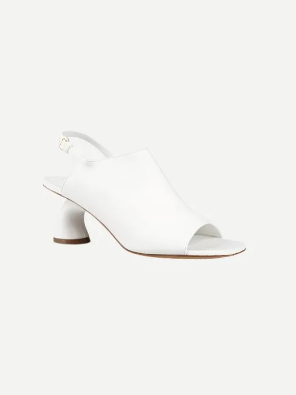 Virgo Slide in White